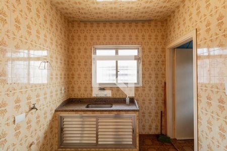 Casa à venda com 13m², 3 quartos e 6 vagas Casa à venda com 13m², 3 quartos e 6 vagasÁrea de Serviço