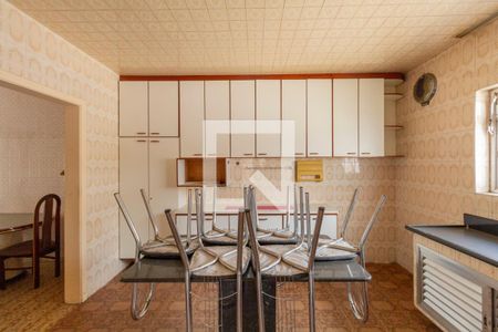 Casa à venda com 13m², 3 quartos e 6 vagas Casa à venda com 13m², 3 quartos e 6 vagasCozinha