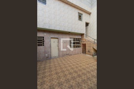 Casa à venda com 13m², 3 quartos e 6 vagas Casa à venda com 13m², 3 quartos e 6 vagasQuintal