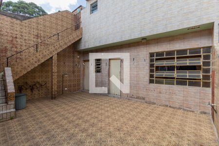 Casa à venda com 13m², 3 quartos e 6 vagas Casa à venda com 13m², 3 quartos e 6 vagasQuintal