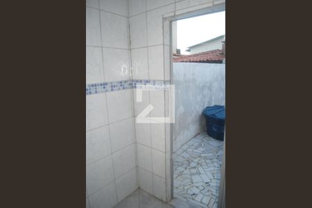 Quintal Banheiro  de casa para alugar com 3 quartos, 44m² em Mussurunga I, Salvador