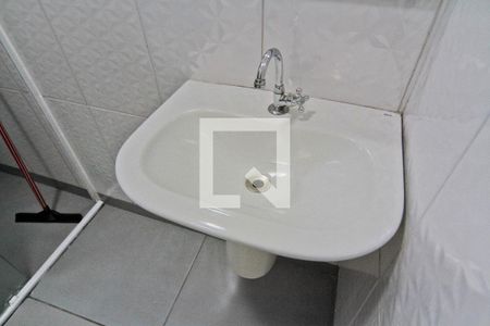 Casa à venda com 104m², 3 quartos e 2 vagas Casa à venda com 104m², 3 quartos e 2 vagasBanheiro