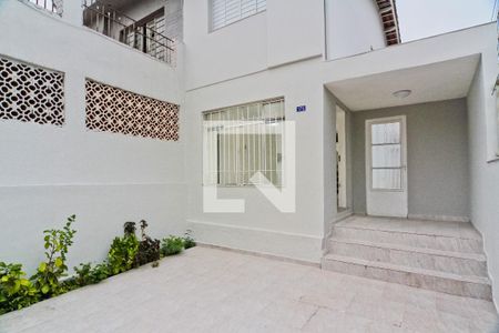 Casa à venda com 104m², 3 quartos e 2 vagas Casa à venda com 104m², 3 quartos e 2 vagasGaragem