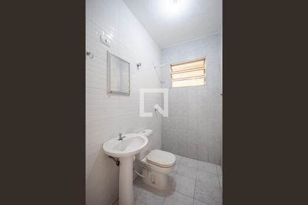 Banheiro de casa para alugar com 1 quarto, 45m² em Centro, Osasco