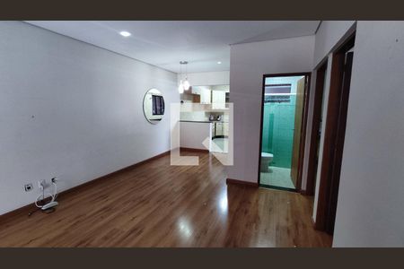 Casa de condomínio à venda com 80m², 2 quartos e 3 vagasSala