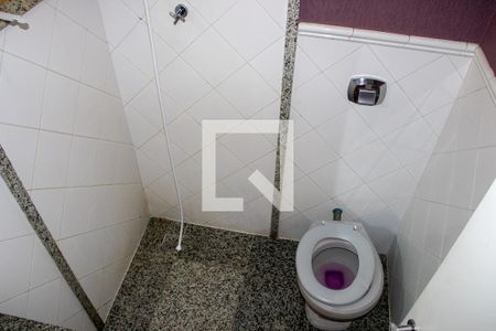 Casa de condomínio à venda com 360m², 4 quartos e 3 vagasBanheiro externo