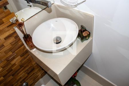 Casa de condomínio à venda com 360m², 4 quartos e 3 vagasLavabo