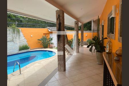 Casa de condomínio à venda com 360m², 4 quartos e 3 vagasVaranda