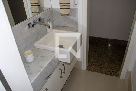 Casa de condomínio à venda com 360m², 4 quartos e 3 vagasBanheiro