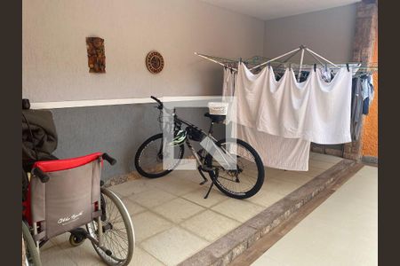 Casa de condomínio à venda com 360m², 4 quartos e 3 vagasFundos