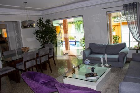 Sala de casa de condomínio à venda com 4 quartos, 360m² em Anil, Rio de Janeiro