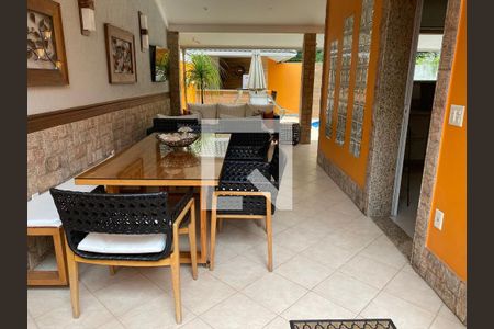 Casa de condomínio à venda com 360m², 4 quartos e 3 vagasÁrea comum