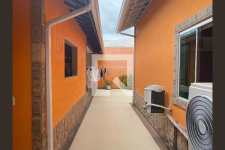 Casa de condomínio à venda com 360m², 4 quartos e 3 vagasLateral