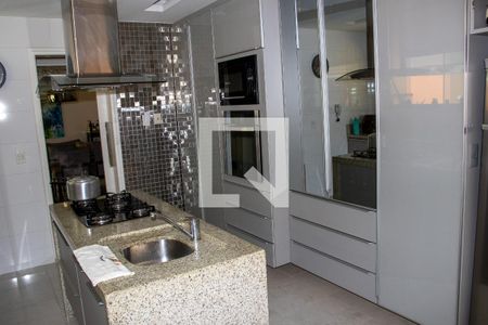 Casa de condomínio à venda com 360m², 4 quartos e 3 vagasCozinha