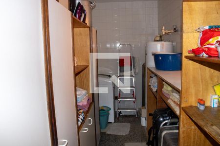 Casa de condomínio à venda com 360m², 4 quartos e 3 vagasLavanderia