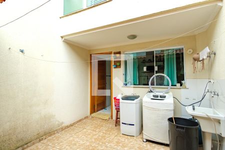 Casa à venda com 129m², 2 quartos e 2 vagasQuintal