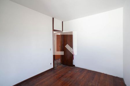 Casa à venda com 371m², 5 quartos e 8 vagasQuarto 2