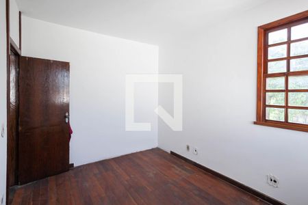 Casa à venda com 371m², 5 quartos e 8 vagasQuarto 2