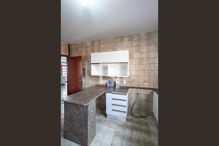 Casa à venda com 371m², 5 quartos e 8 vagasCozinha