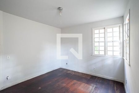 Casa à venda com 371m², 5 quartos e 8 vagasQuarto 1