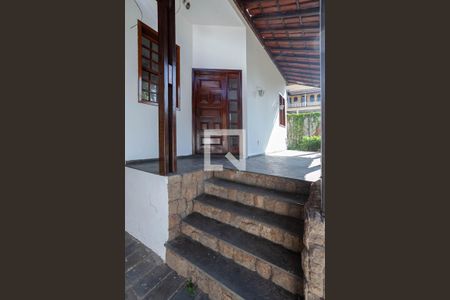 Casa à venda com 371m², 5 quartos e 8 vagasVaranda