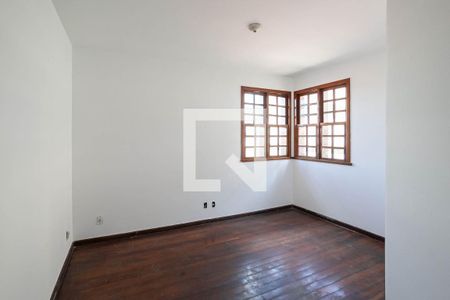 Casa à venda com 371m², 5 quartos e 8 vagasSuíte 