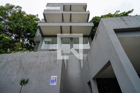 Fachada de casa de condomínio à venda com 3 quartos, 436m² em Vila Progresso, Niterói