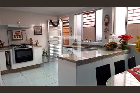 Casa à venda com 6 quartos, 360m² em Vila Santa Maria, São Paulo