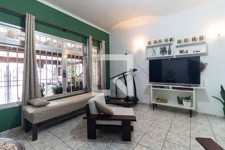 Sala de casa à venda com 4 quartos, 150m² em Vila Santo Estefano, São Paulo