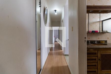 Corredor de casa à venda com 4 quartos, 150m² em Vila Santo Estefano, São Paulo