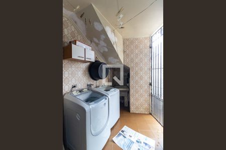 Casa à venda com 150m², 4 quartos e 2 vagasLavanderia