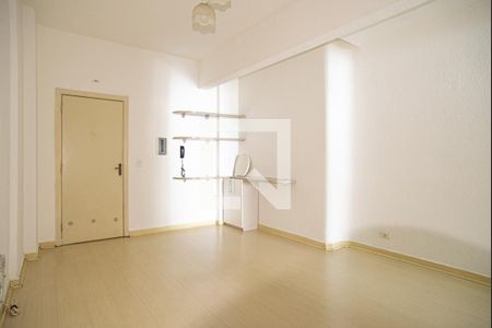 Sala de kitnet/studio para alugar com 1 quarto, 50m² em Centro, São Paulo