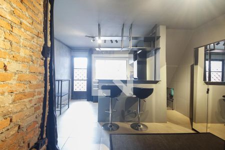 Sala/Quarto de casa de condomínio para alugar com 1 quarto, 32m² em Guaiaúna, São Paulo