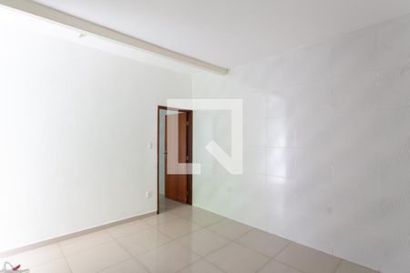 Sala de casa para alugar com 1 quarto, 46m² em Tupi B, Belo Horizonte