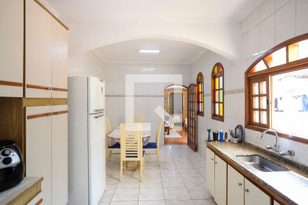 Casa à venda com 179m², 2 quartos e 2 vagasCozinha