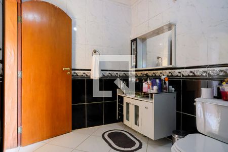 Casa à venda com 179m², 2 quartos e 2 vagasBanheiro da Suíte