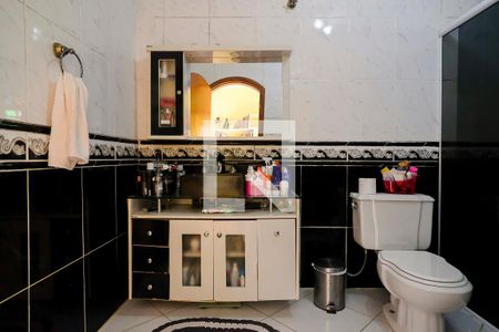 Casa à venda com 179m², 2 quartos e 2 vagasBanheiro da Suíte