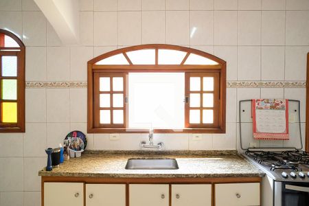 Casa à venda com 179m², 2 quartos e 2 vagasCozinha