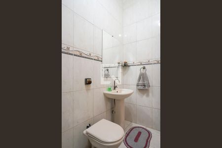 Casa à venda com 179m², 2 quartos e 2 vagasBanheiro 