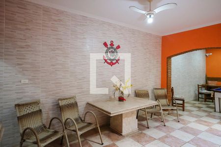 Casa à venda com 179m², 2 quartos e 2 vagasQuintal