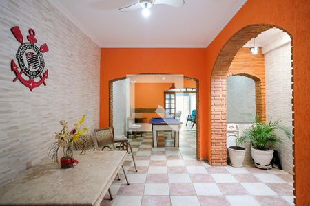 Casa à venda com 179m², 2 quartos e 2 vagasQuintal