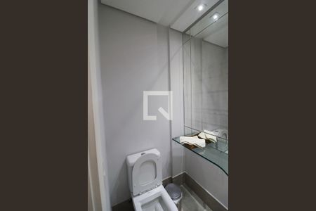 Casa de condomínio à venda com 991m², 5 quartos e 3 vagas Casa de condomínio à venda com 991m², 5 quartos e 3 vagasLavabo