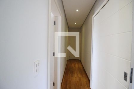 Casa de condomínio à venda com 991m², 5 quartos e 3 vagas Casa de condomínio à venda com 991m², 5 quartos e 3 vagasCorredor