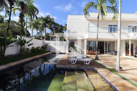 Casa de condomínio à venda com 991m², 5 quartos e 3 vagas Casa de condomínio à venda com 991m², 5 quartos e 3 vagasSacada da Sala