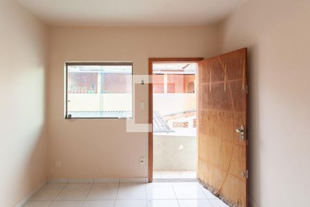 Sala de casa para alugar com 2 quartos, 50m² em Piratininga, Belo Horizonte