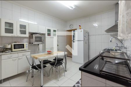 Casa para alugar com 167m², 3 quartos e 2 vagasCozinha