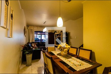 Sala de casa à venda com 3 quartos, 167m² em Vila Zat, São Paulo