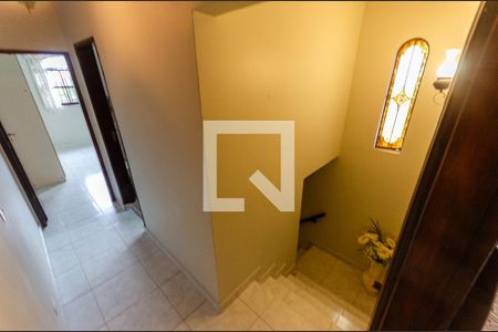 Escada de casa à venda com 3 quartos, 167m² em Vila Zat, São Paulo
