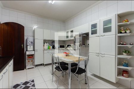Casa para alugar com 167m², 3 quartos e 2 vagasCozinha