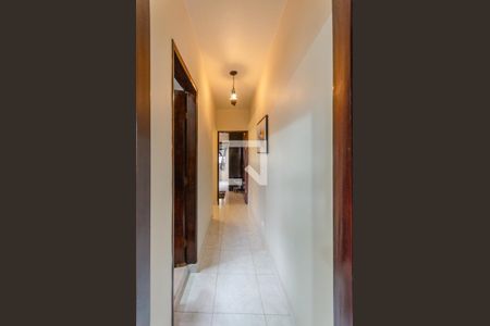 Corredor de casa à venda com 3 quartos, 167m² em Vila Zat, São Paulo